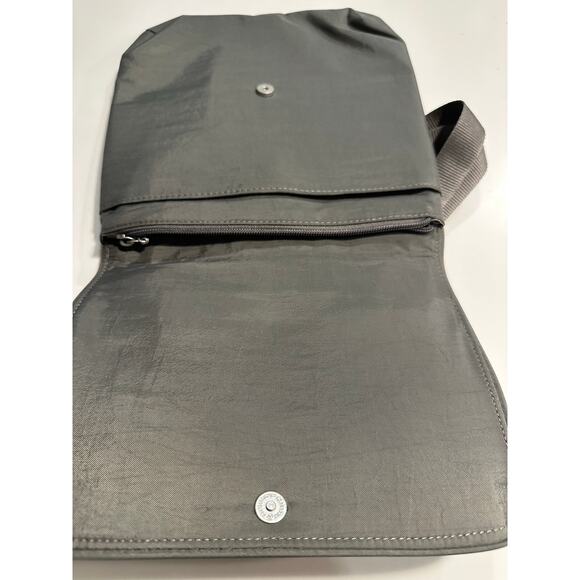 Baggallini NWOT Flap 2 It Large Lightweight Nylon Gray Crossbody Bag - Picture 5 of 15